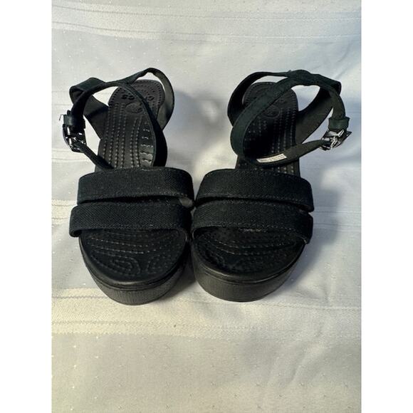 Crocs Women’s 7 Black Platform Strappy Sandals Comfort Wedge Slingback - Picture 2 of 7